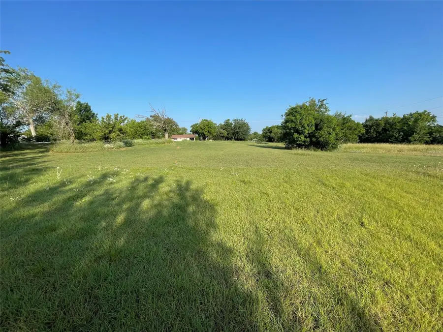 106 Port O Call Court, Runaway Bay, TX 76426 - Image #2