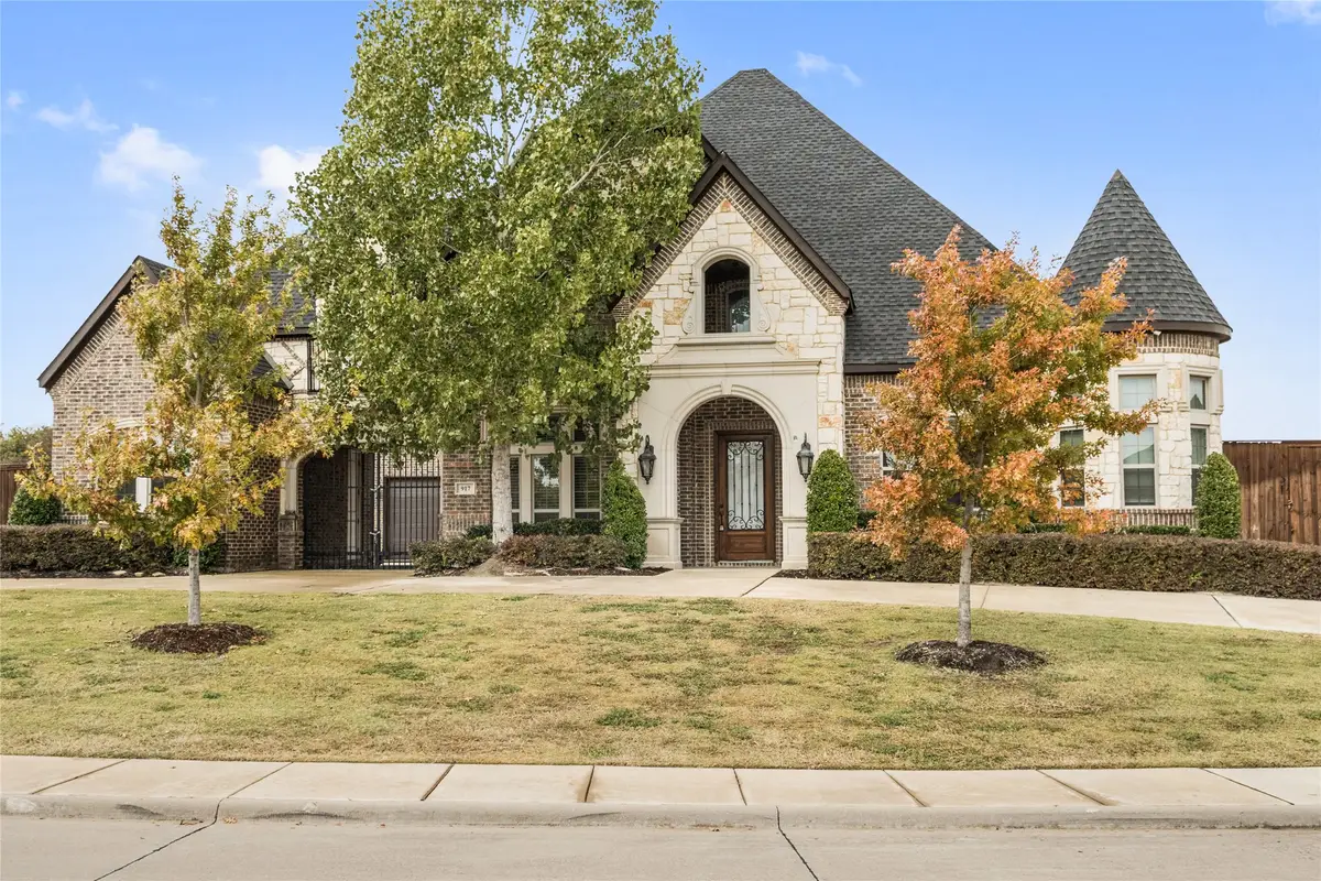 917 Wood Hollow Way, Desoto, TX 75115 - Image #1