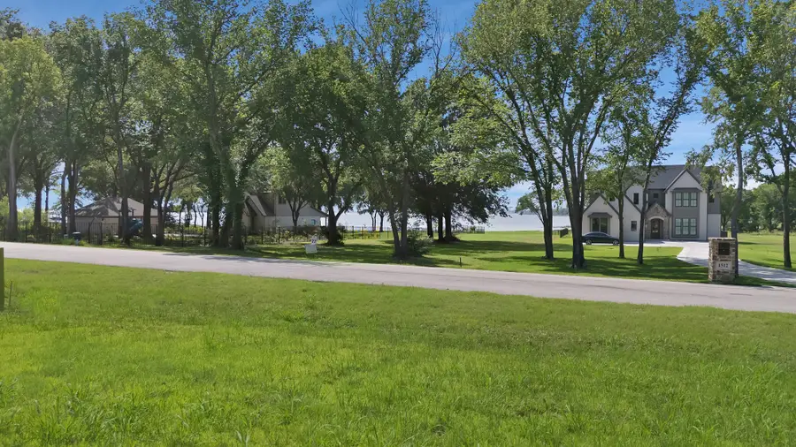 1511 Shoreline Drive, Cedar Creek Lake, TX 75143 - Image #2