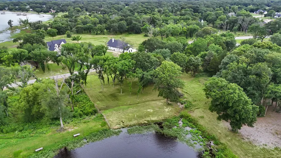 1511 Shoreline Drive, Cedar Creek Lake, TX 75143 - Image #3