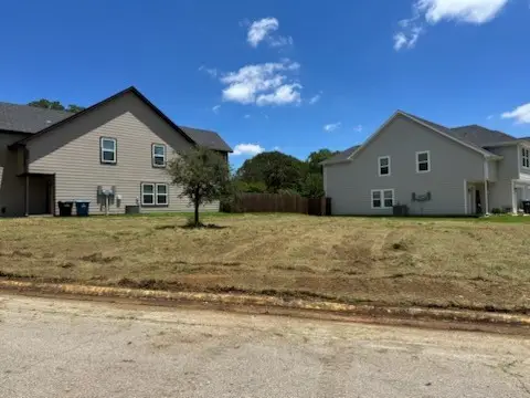 1000 Layne Drive, Denison, TX 75020