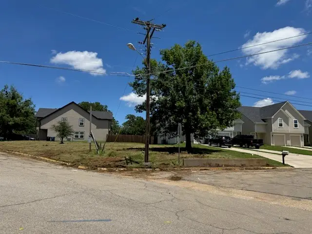 1000 Layne Drive, Denison, TX 75020 - Image #2