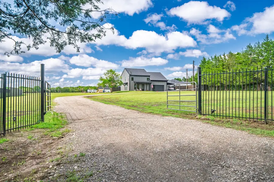 4949 County Road 2208, Greenville, TX 75402 - Image #2