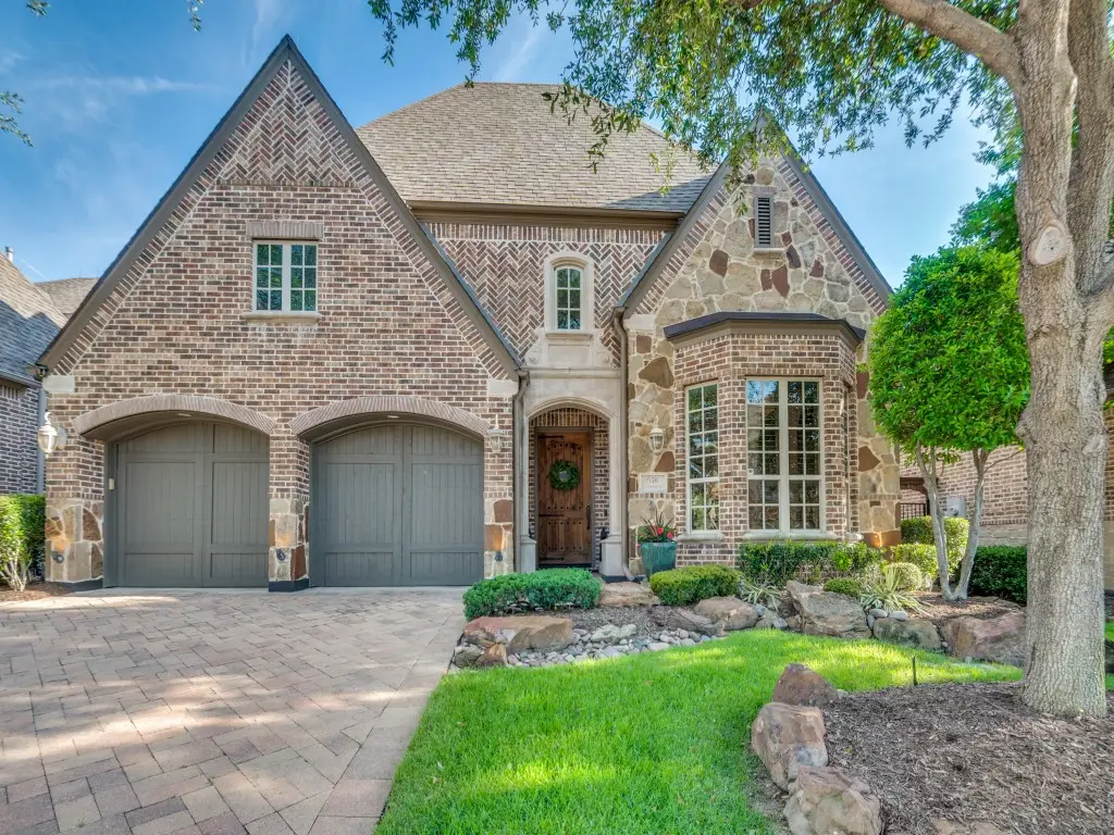 656 Clearwater Drive, Irving, TX 75039 - Image #1