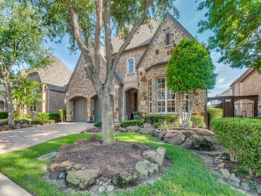 656 Clearwater Drive, Irving, TX 75039 - Image #2