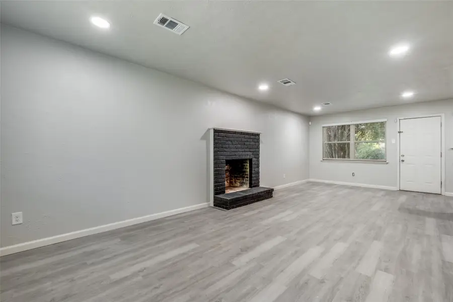 451 Southport Drive, Dallas, TX 75232 - Image #2