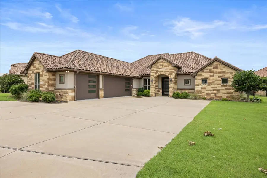 1209 Catalina Bay Boulevard, Granbury, TX 76048 - Image #3