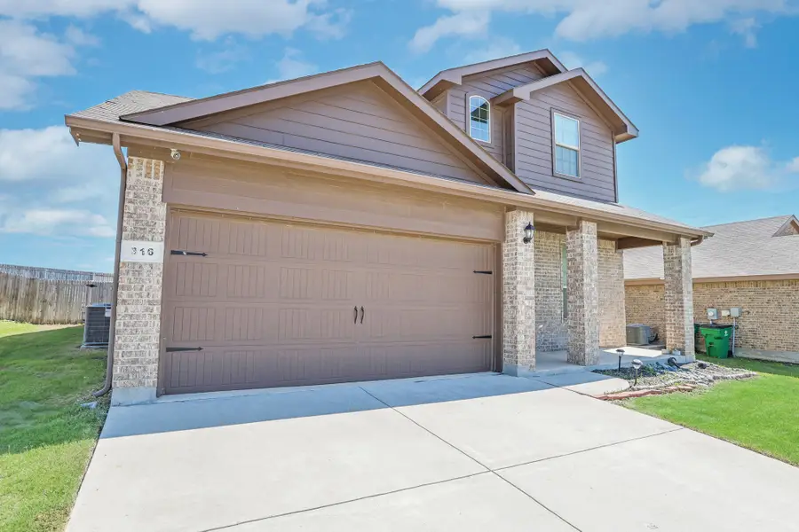 316 Fairgrounds Lane, Ponder, TX 76259 - Image #3