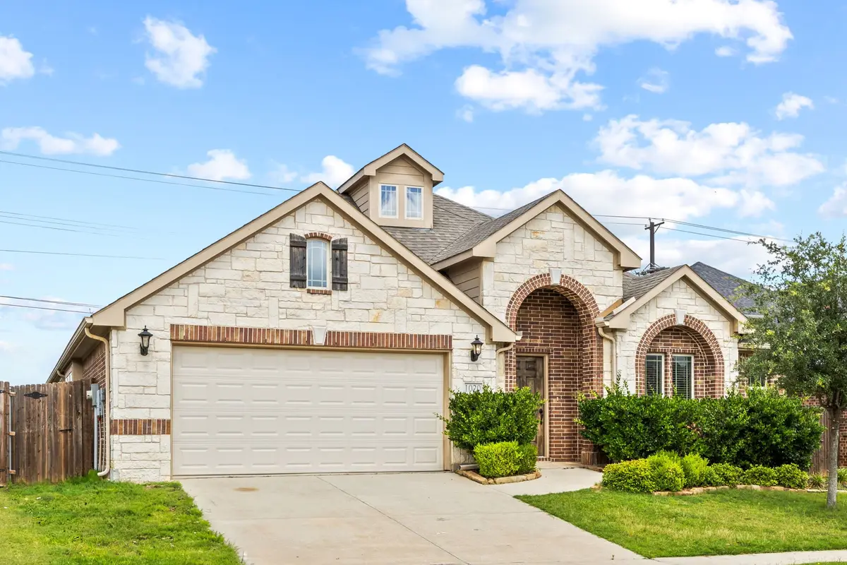 1020 Broken Wheel Trail, Aubrey, TX 76227 - Image #1