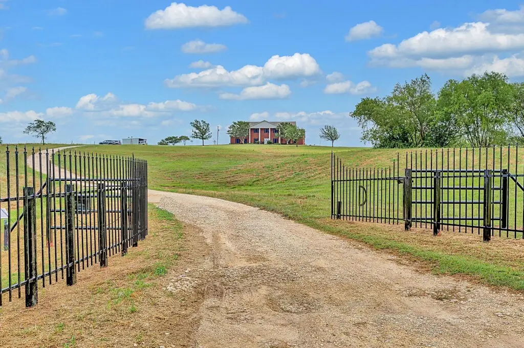 804 Heritage Parkway, Axtell, TX 76624 - Image #1