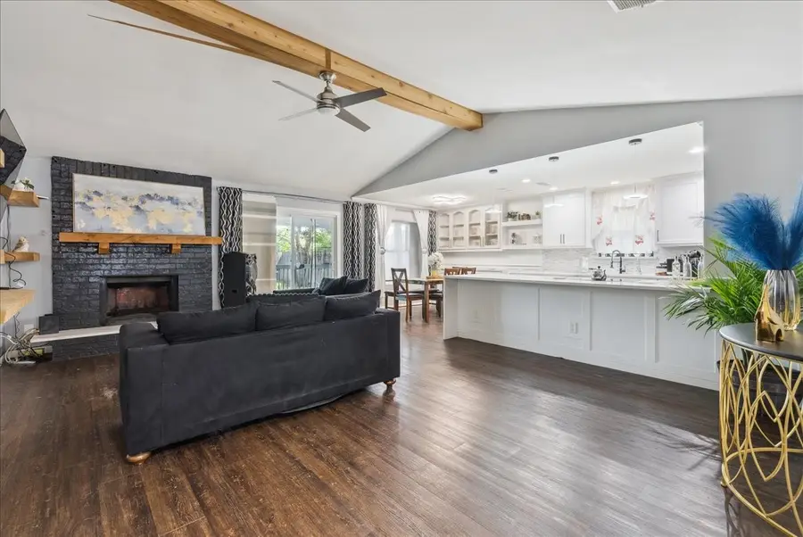 1527 Twin Post Drive, Arlington, TX 76014 - Image #3