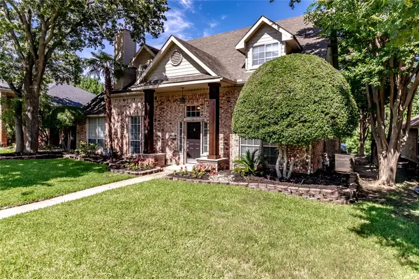 1922 Hidden Trail Drive, Lewisville, TX 75067