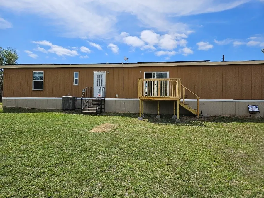 108 N Canadian Street, Wheeler, TX 79096 - Image #2