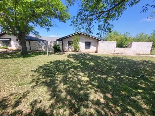 306 Wade Street, Olney, TX 76374 - Image #1