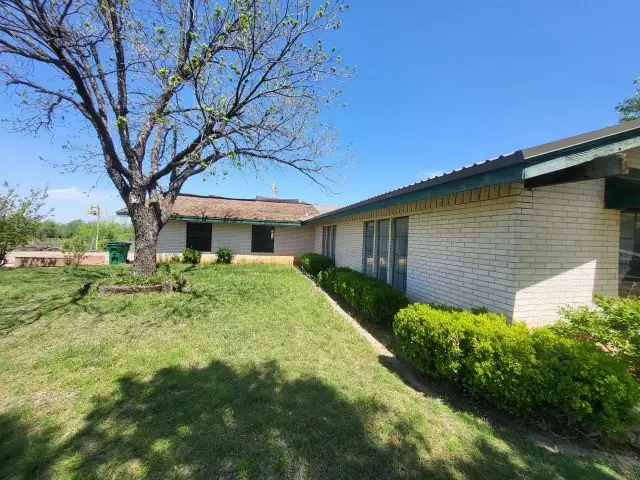 306 Wade Street, Olney, TX 76374 - Image #3