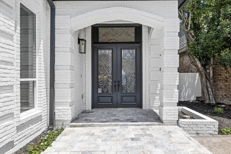 7 Royal Terrace Court, Dallas, TX 75225 - Image #2