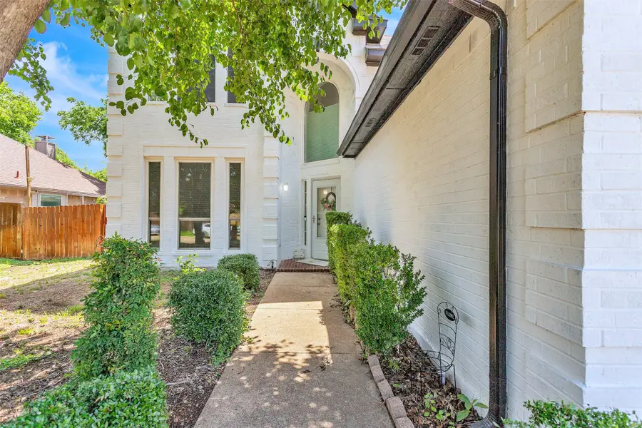 2806 Wandering Oak Drive, Corinth, TX 76208 - Image #3