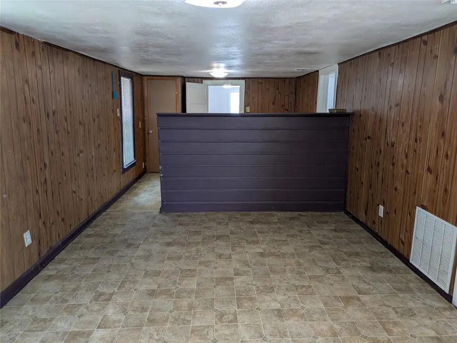 411 S Bradshaw Street, Denton, TX 76205 - Image #2