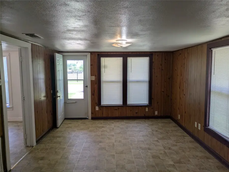 411 S Bradshaw Street, Denton, TX 76205 - Image #3