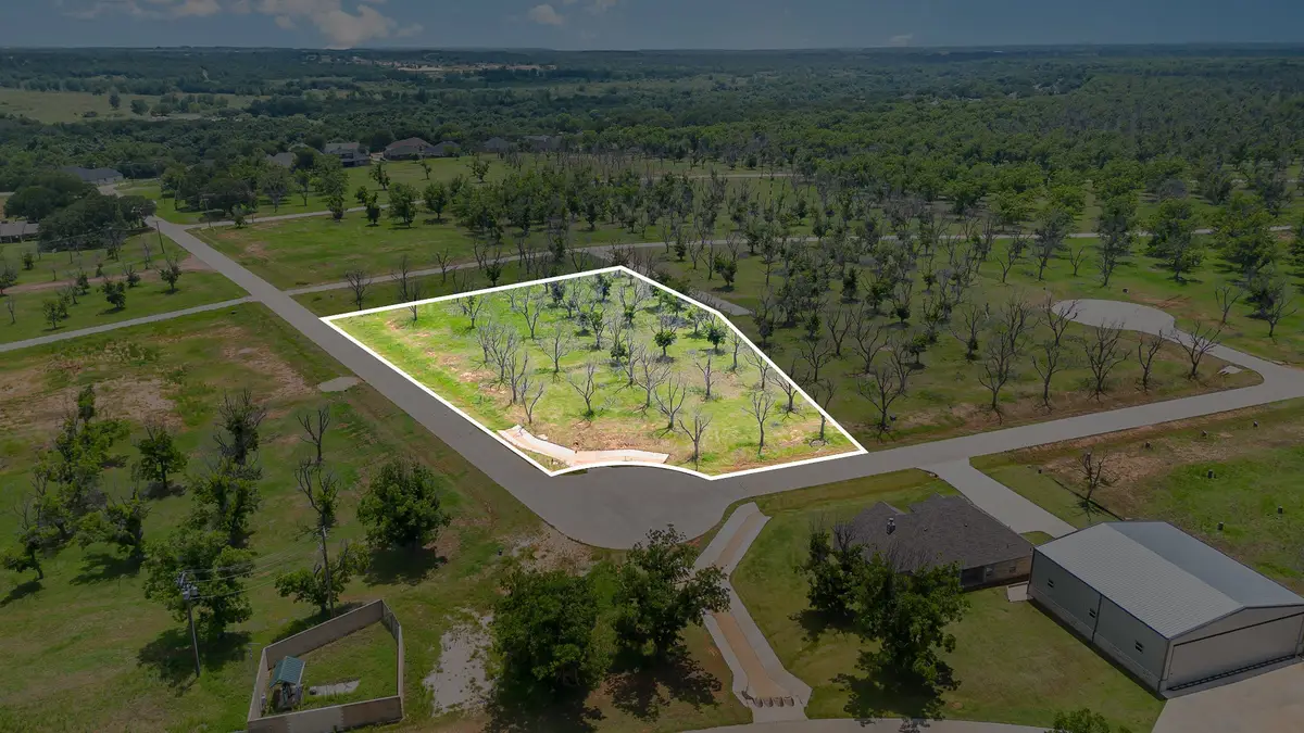 7018 Gulfstream Drive, Granbury, TX 76049 - Image #1