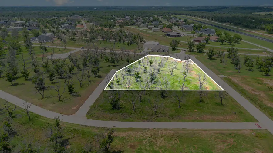 7018 Gulfstream Drive, Granbury, TX 76049 - Image #2