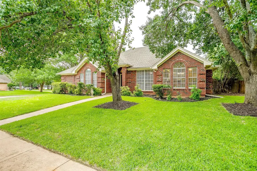 401 Inland Circle, Azle, TX 76020 - Image #2