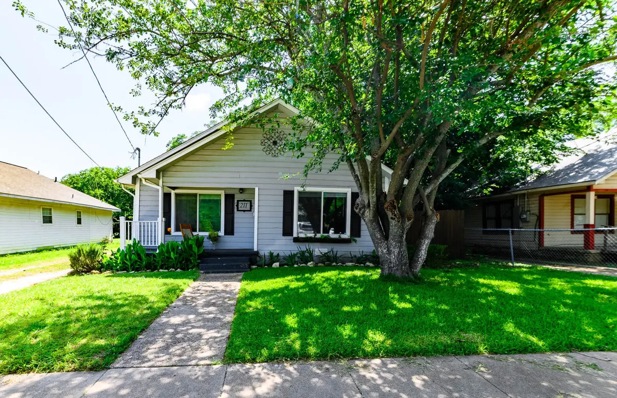 211 Huron Street, Cleburne, TX 76031 - Image #1