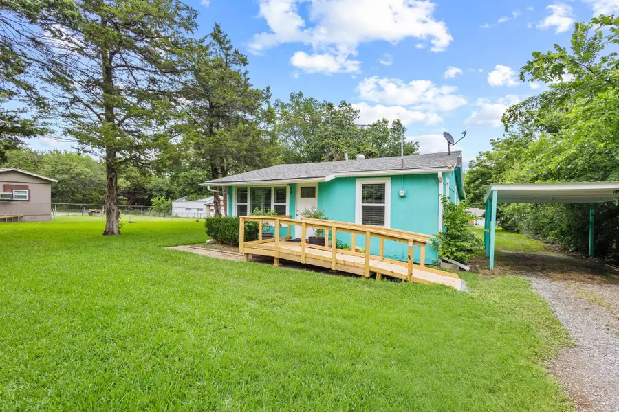 84 Kristin Drive, Pottsboro, TX 75076 - Image #3