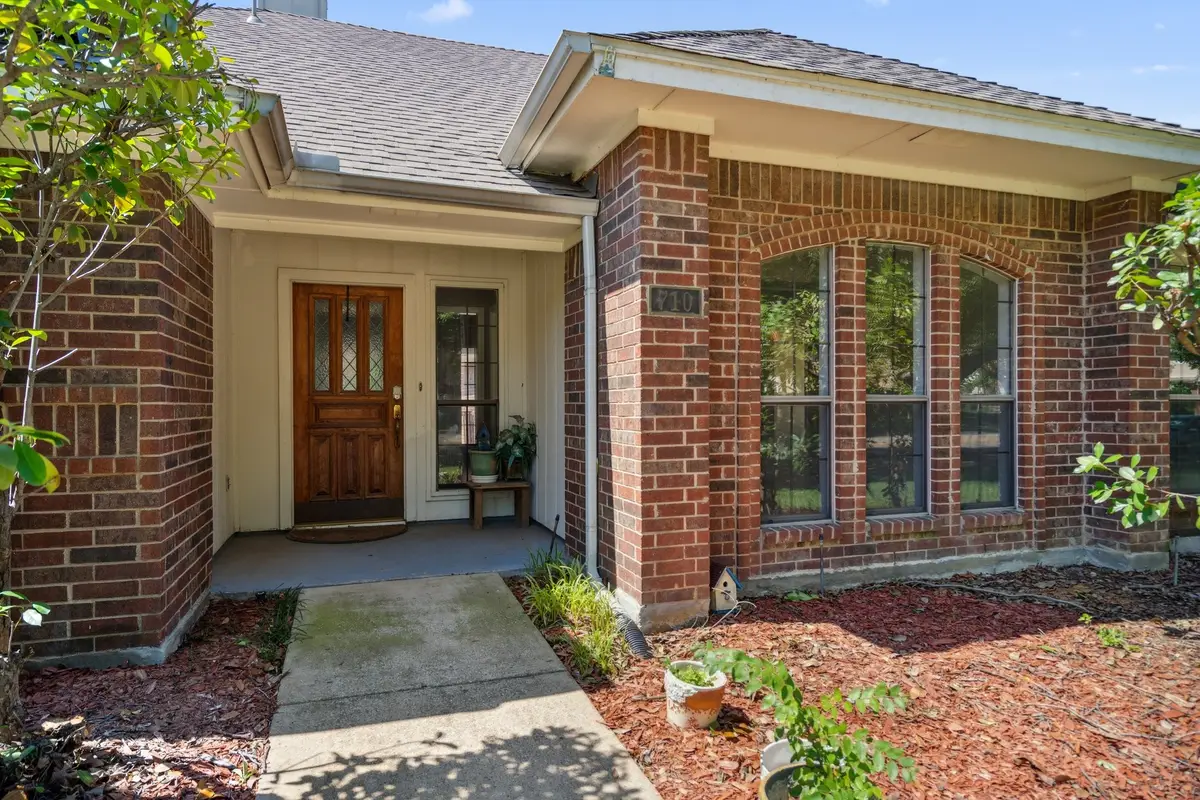 710 Cimarron Trail, Irving, TX 75063 - #1