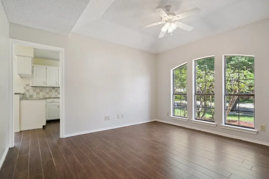 710 Cimarron Trail, Irving, TX 75063 - #3