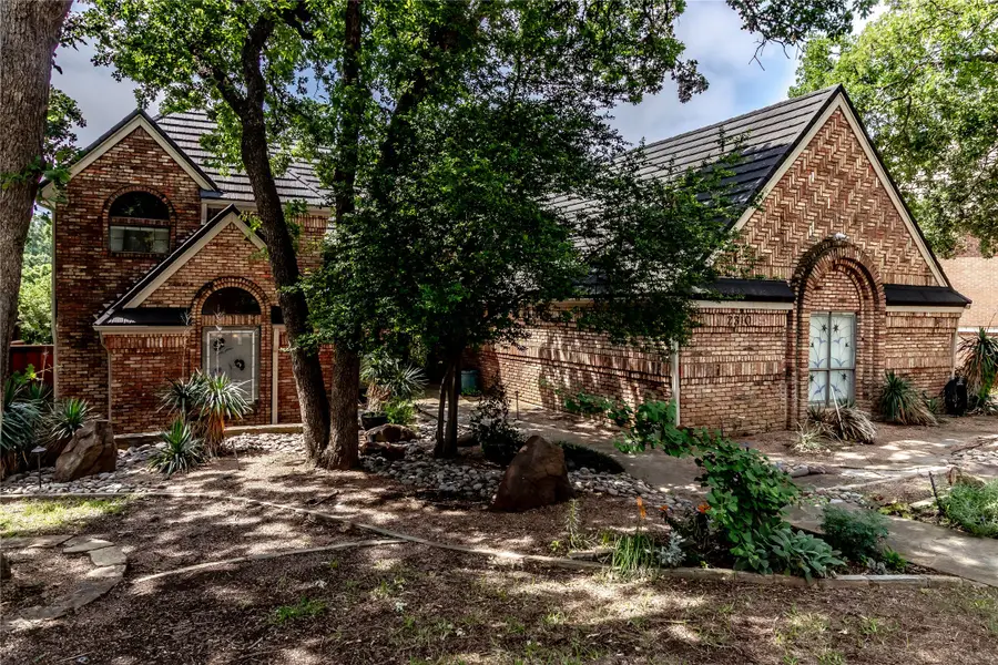 2310 Castle Rock Road, Arlington, TX 76006 - Image #3