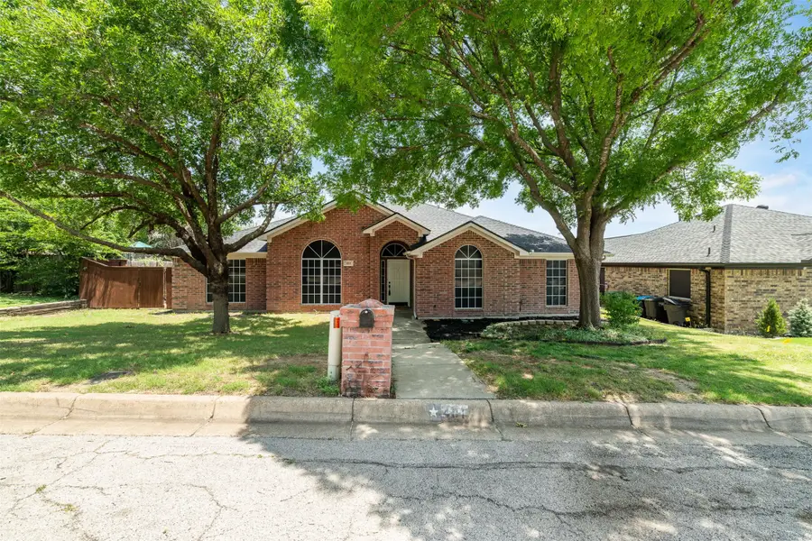 401 Deauville Drive, Fort Worth, TX 76108 - Image #2