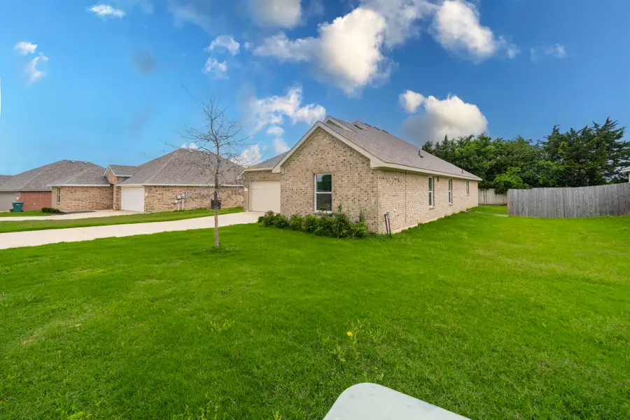 108 W North Creek Drive, Sherman, TX 75092 - Image #2