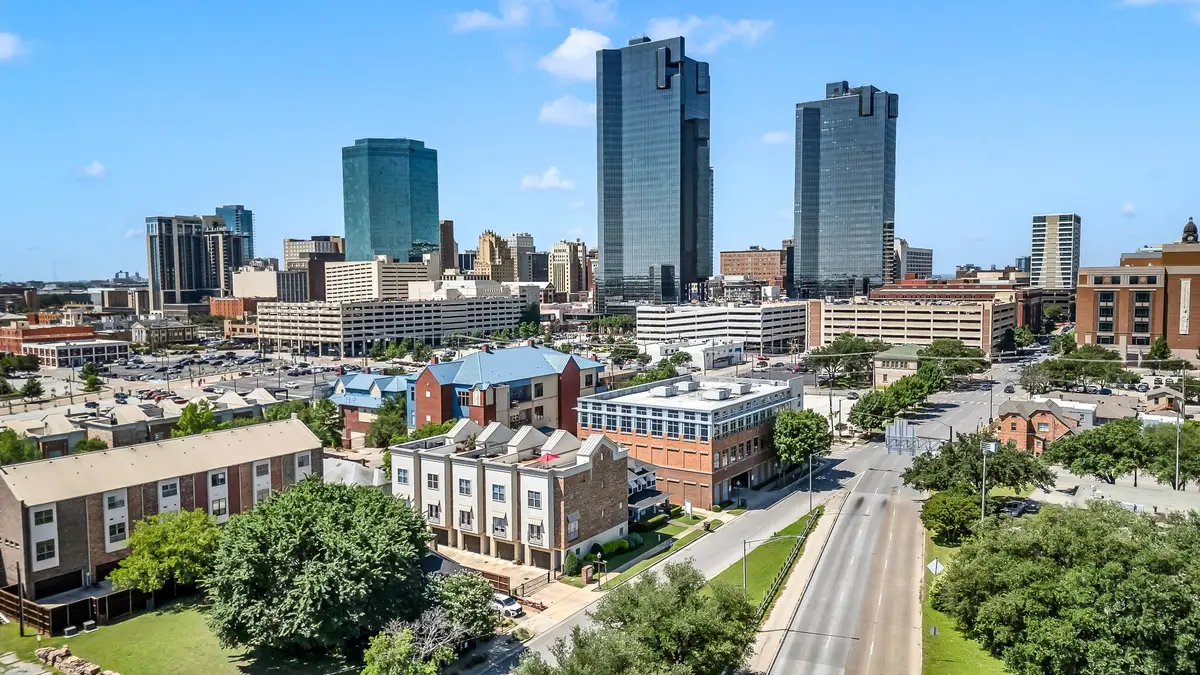 100 Alread Court, Fort Worth, TX 76102 - Image #1