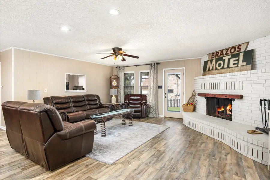 4112 Cimmaron Trail, Granbury, TX 76049 - Image #3