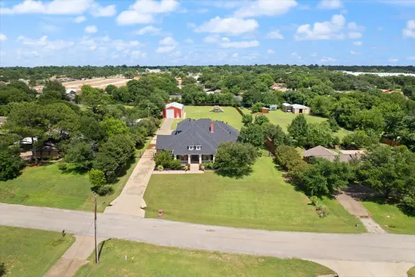 2907 Monties Lane, Arlington, TX 76015