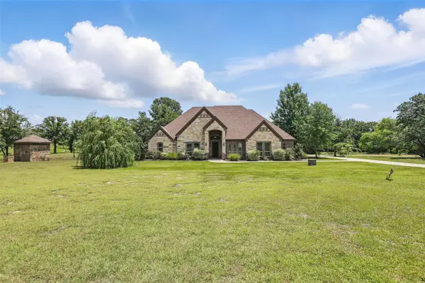 209 Ellis Creek Drive, Weatherford, TX 76085