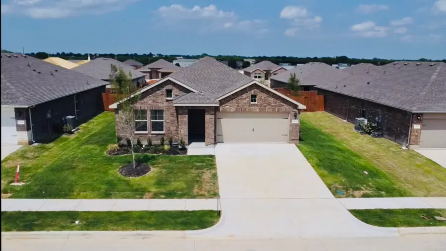 380 Wildrose Circle, Cleburne, TX 76033 - #2