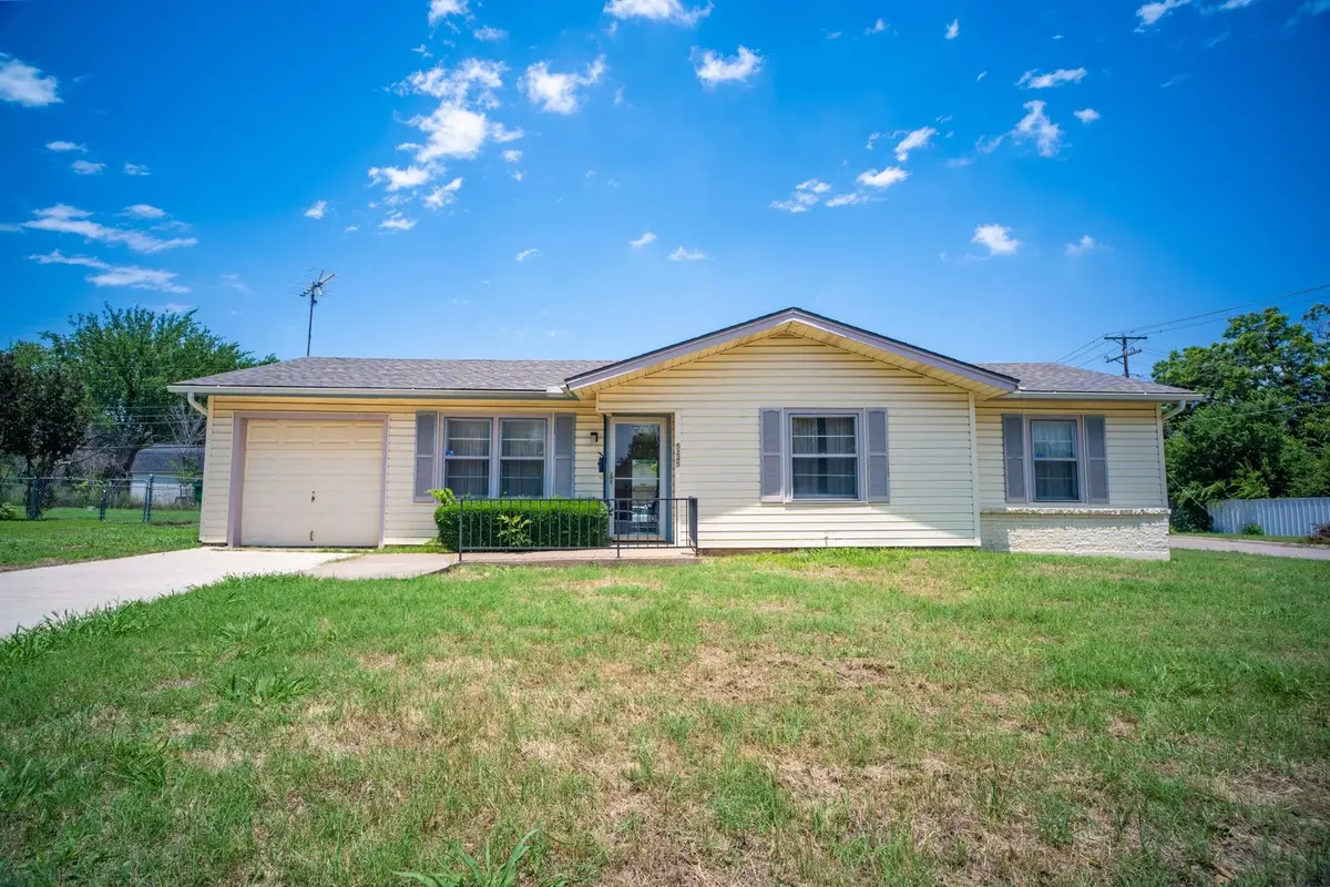 5245 Ira Street N, Haltom City, TX 76117 - Image #1