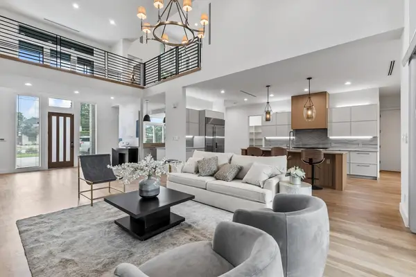 6411 Royal Lane, Dallas, TX 75230