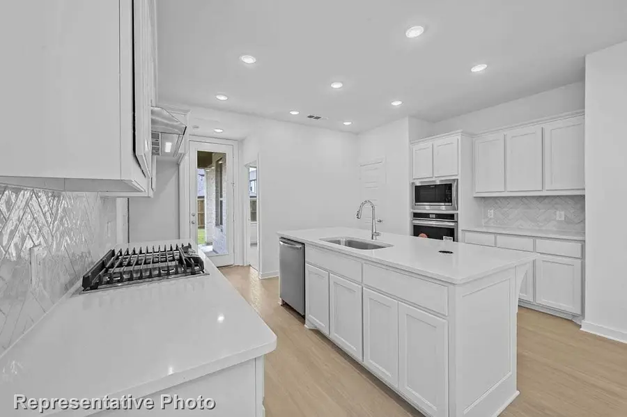 3931 Bison Lane, Heartland, TX 75126 - Image #3