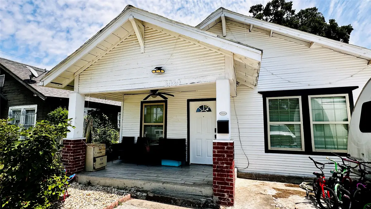 3030 Warren Avenue, Dallas, TX 75215 - Image #1