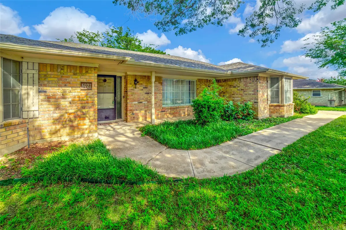 6021 Sycamore Creek Road, Edgecliff Village, TX 76134 - Image #1