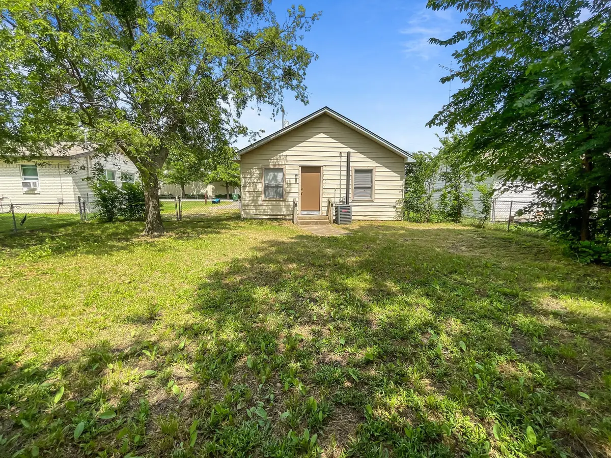 109 S 5th Street, Sanger, TX 76266 - Image #1