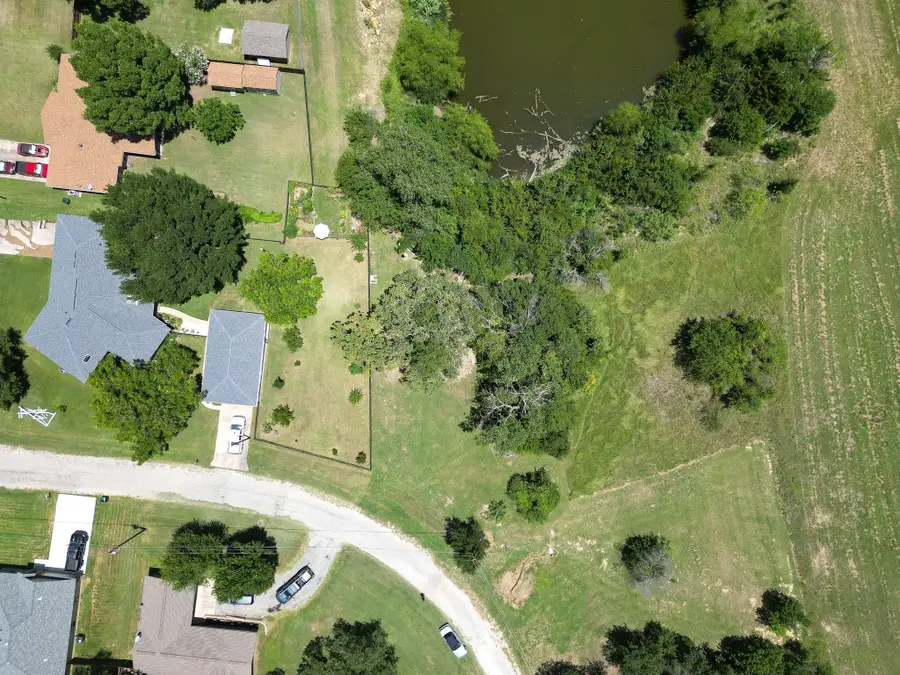 2 Round Hill Way, Runaway Bay, TX 76426 - Image #2