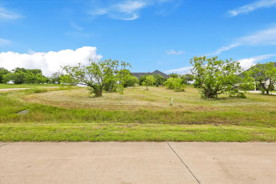 1098 Periwinkle Court, Grand Prairie, TX 75104 - Image #3