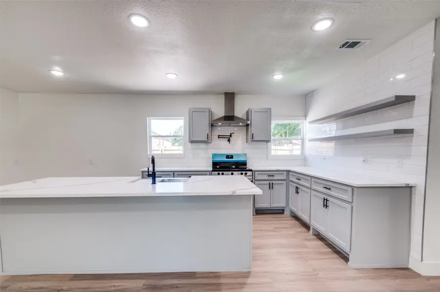 107 Mcarthur Lane, Cleburne, TX 76031 - Image #3