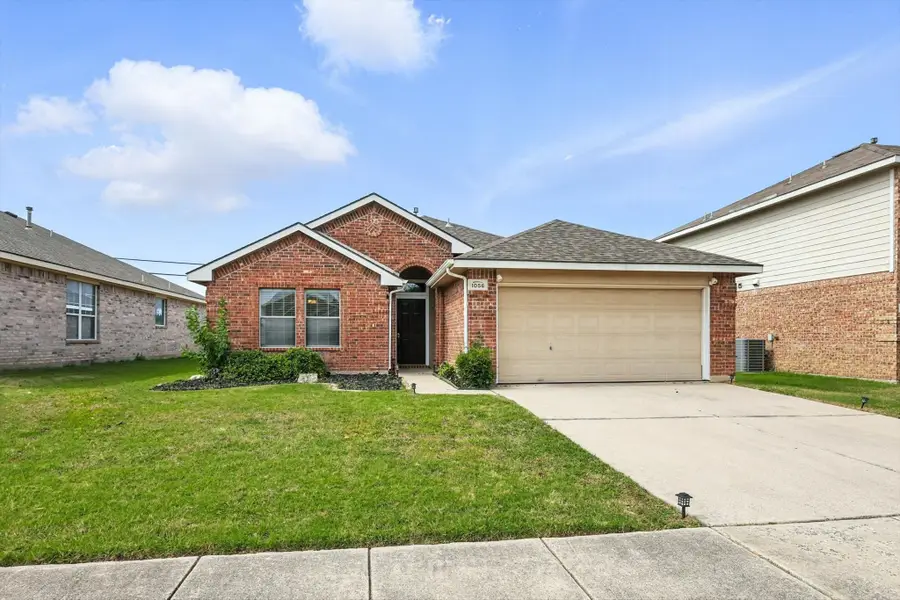 1056 Breeders Cup Drive, Fort Worth, TX 76179 - Image #2