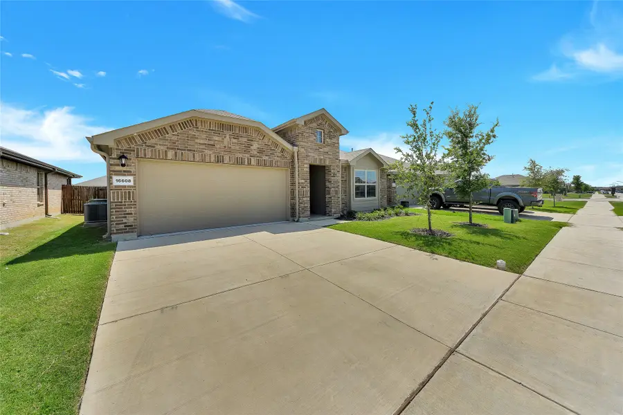 16608 Portage Street, Justin, TX 76247 - Image #2