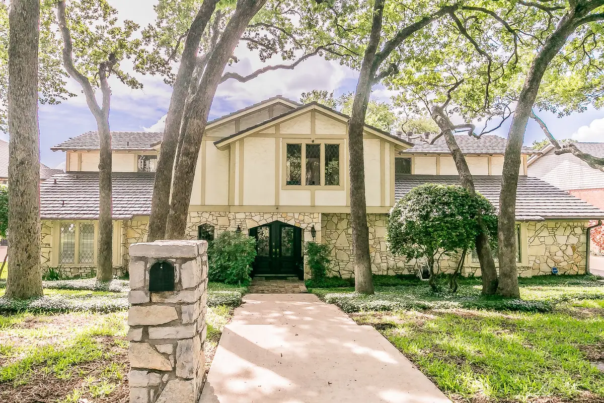 1306 Riverview Drive, Arlington, TX 76012 - Image #1